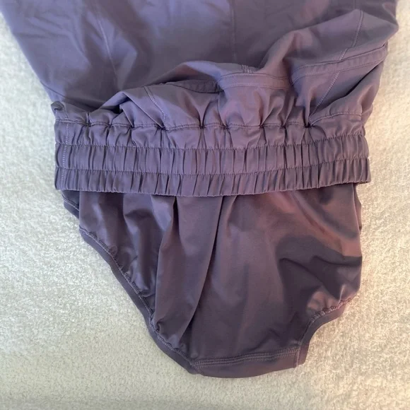 Lululemon Hotty-Hot High Rise Lined Shorts Size 6 - Picture 9 of 15